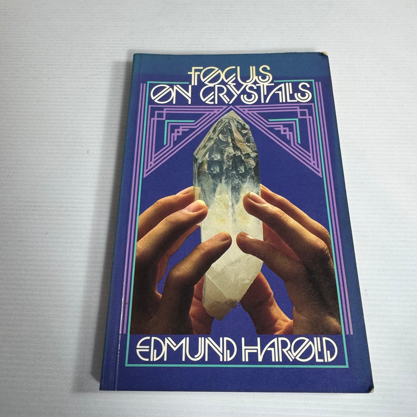 Focus On Crystals - Edmund Harold (Vintage 1986)