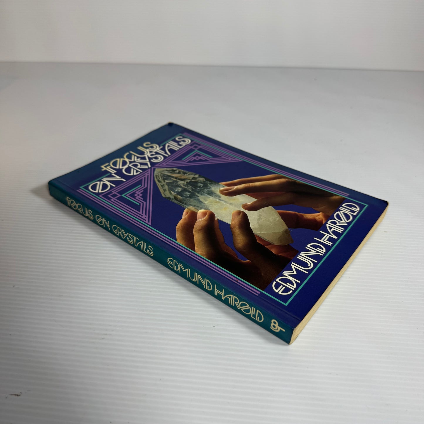 Focus On Crystals - Edmund Harold (Vintage 1986)
