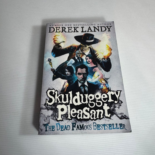 Skulduggery Pleasant - Derek Landy
