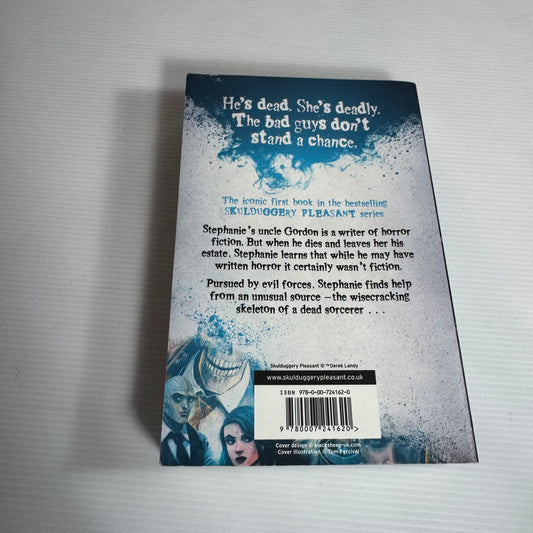 Skulduggery Pleasant - Derek Landy
