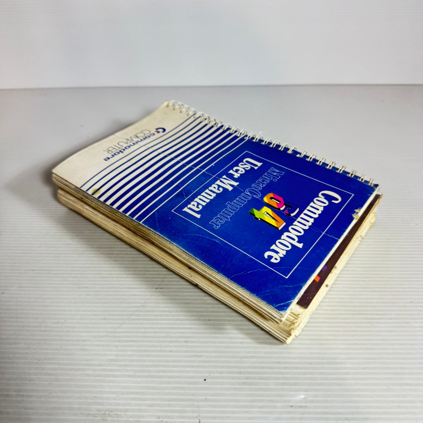 Commodore 64 Manuals x 2 Manuals : (Vintage 1984) (2544)