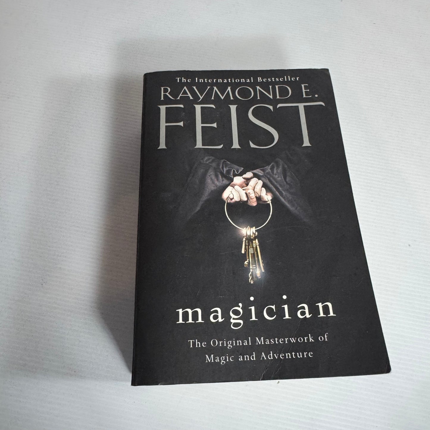 Magician - Raymonde E Feist