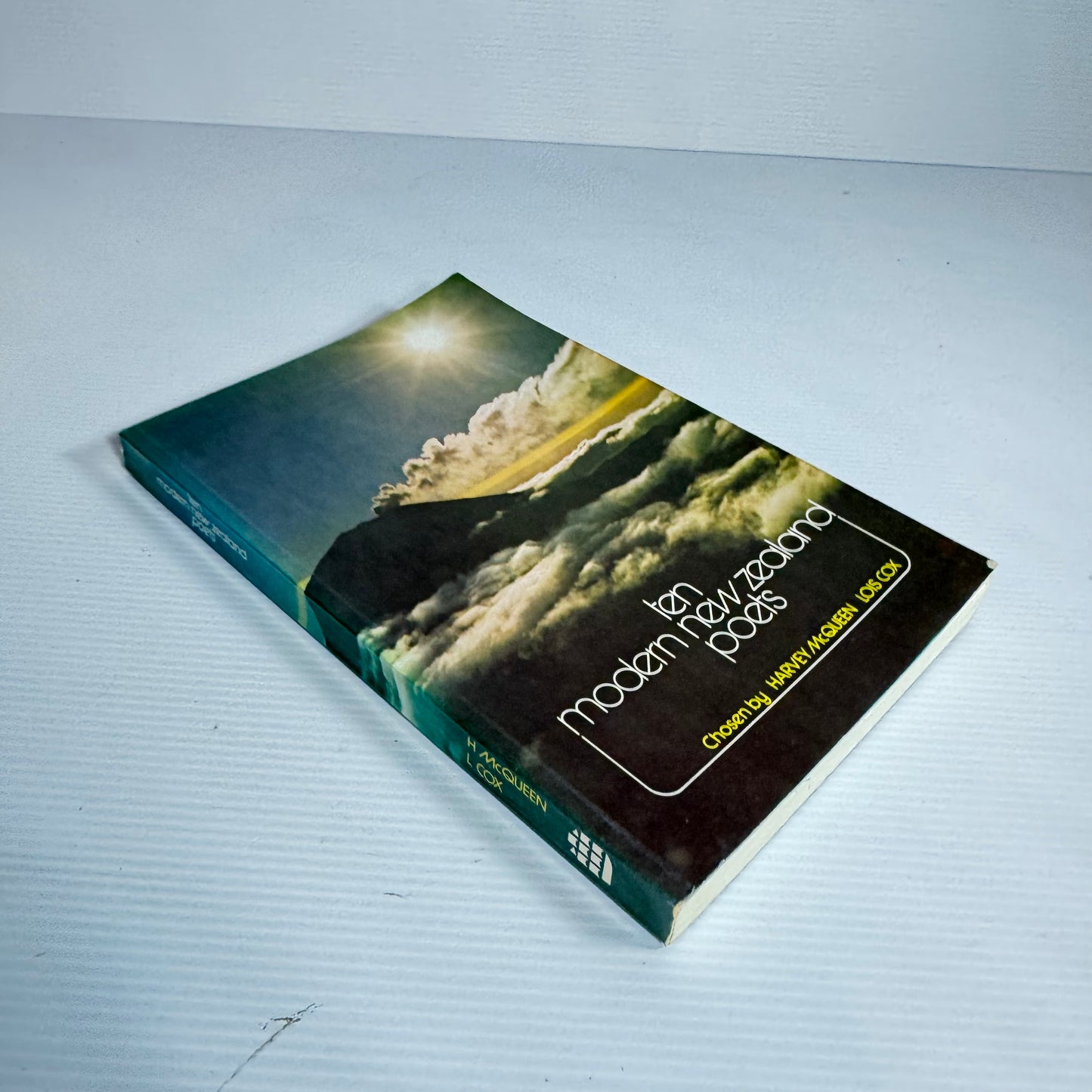 Ten Modern New Zealand Poets - Chosen by Harvey McQueen & Lois Cox