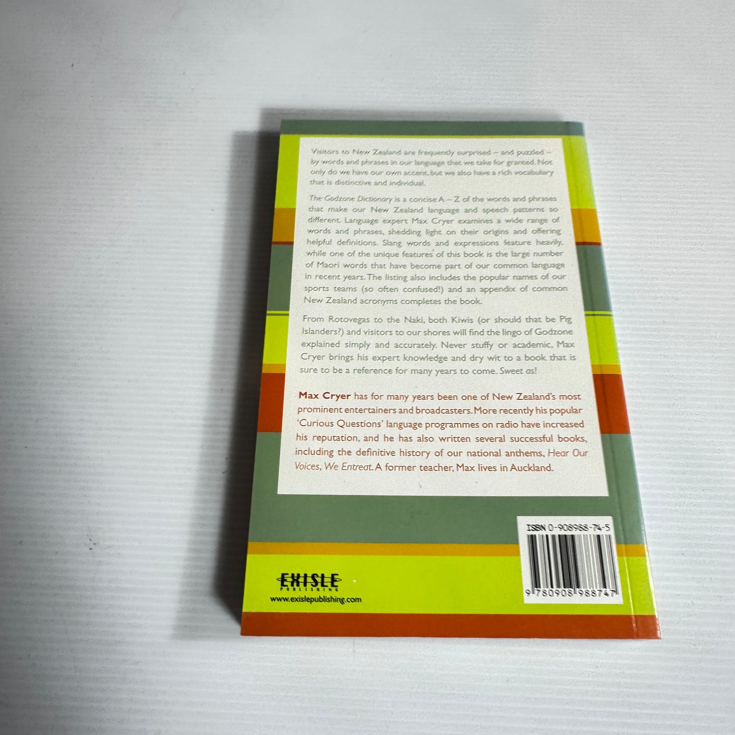 The Godzone Dictionary of Favourite New Zealand Words and Phrases - Max Cryer