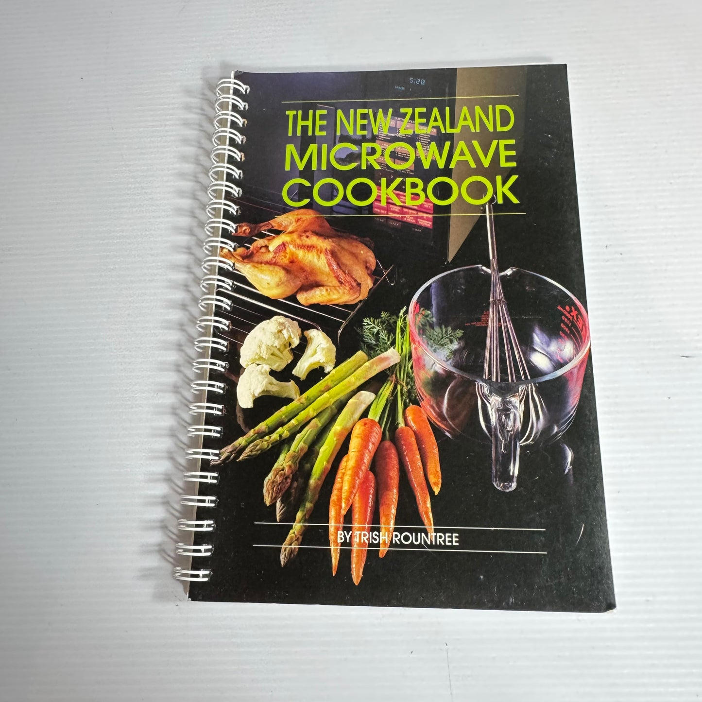 The New Zealand Microwave Cookbook - Trish Rountree