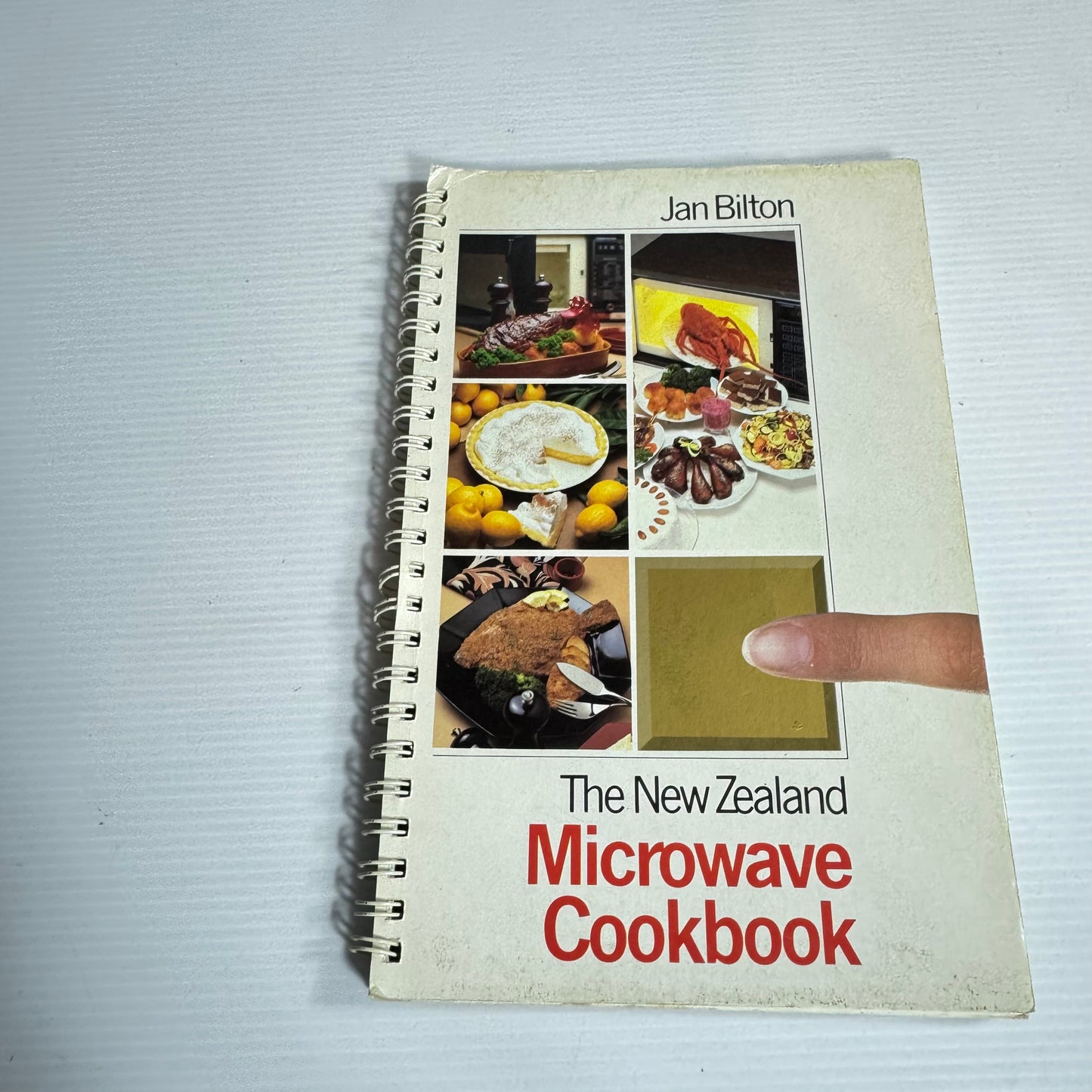 The New Zealand Microwave Cookbook - Jan Bilton
