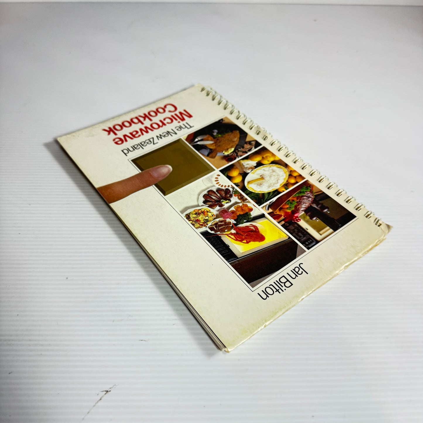 The New Zealand Microwave Cookbook - Jan Bilton