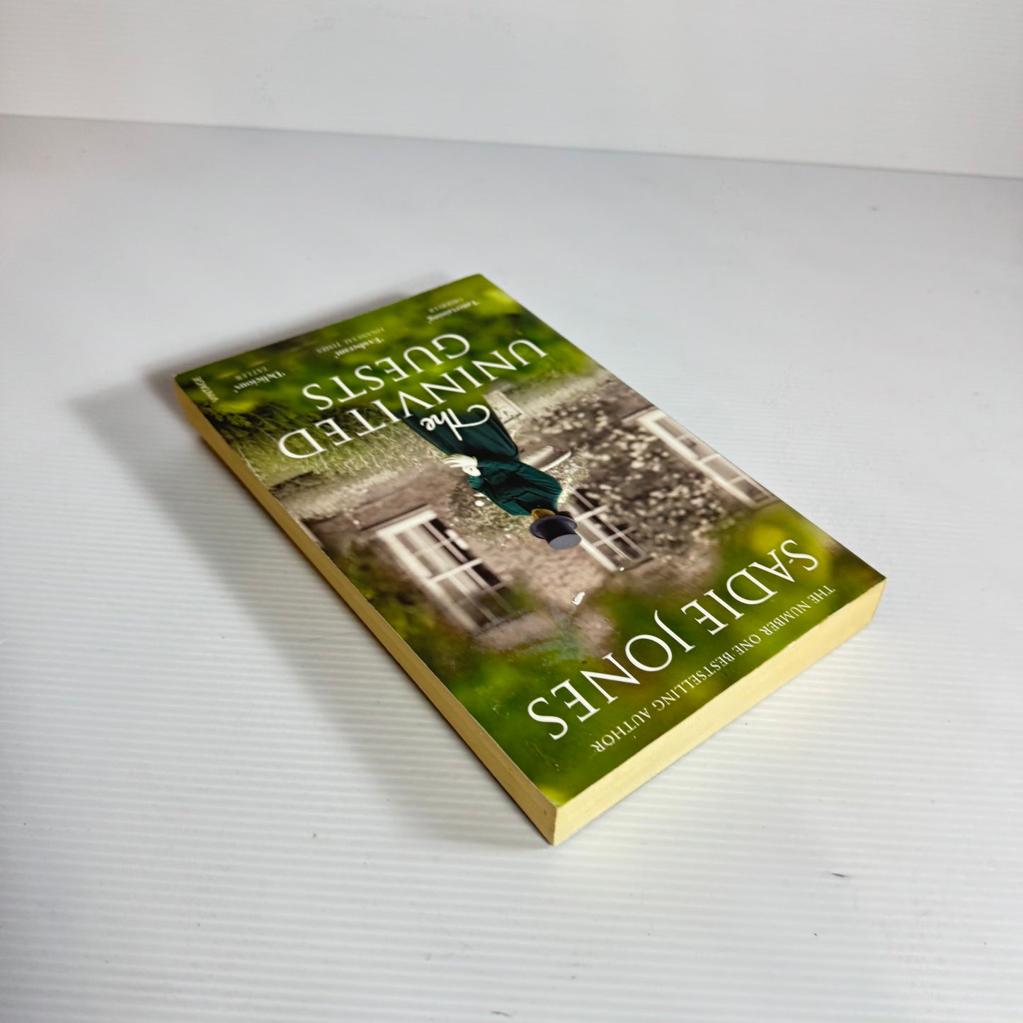 The Uninvited Guests - Sadie Jones