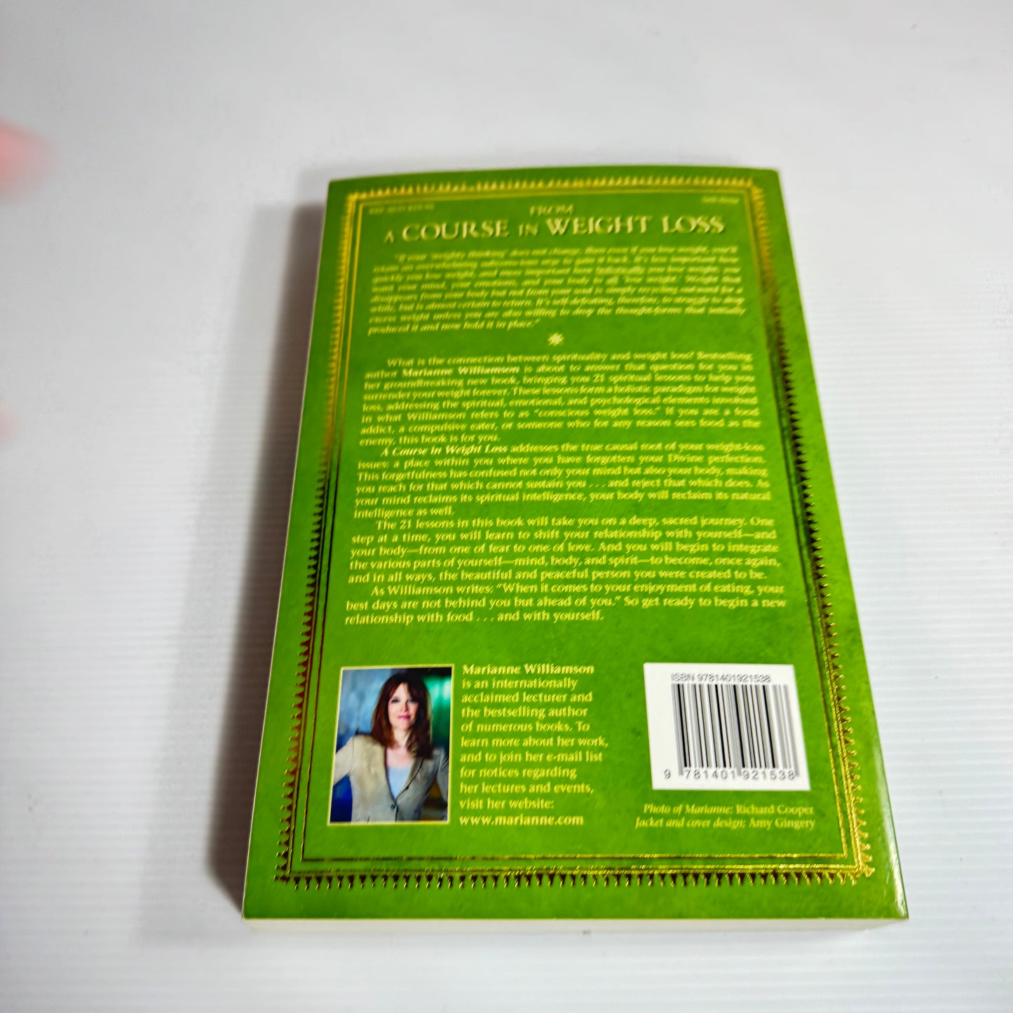A Course In Weight Loss - Marianne Williamson