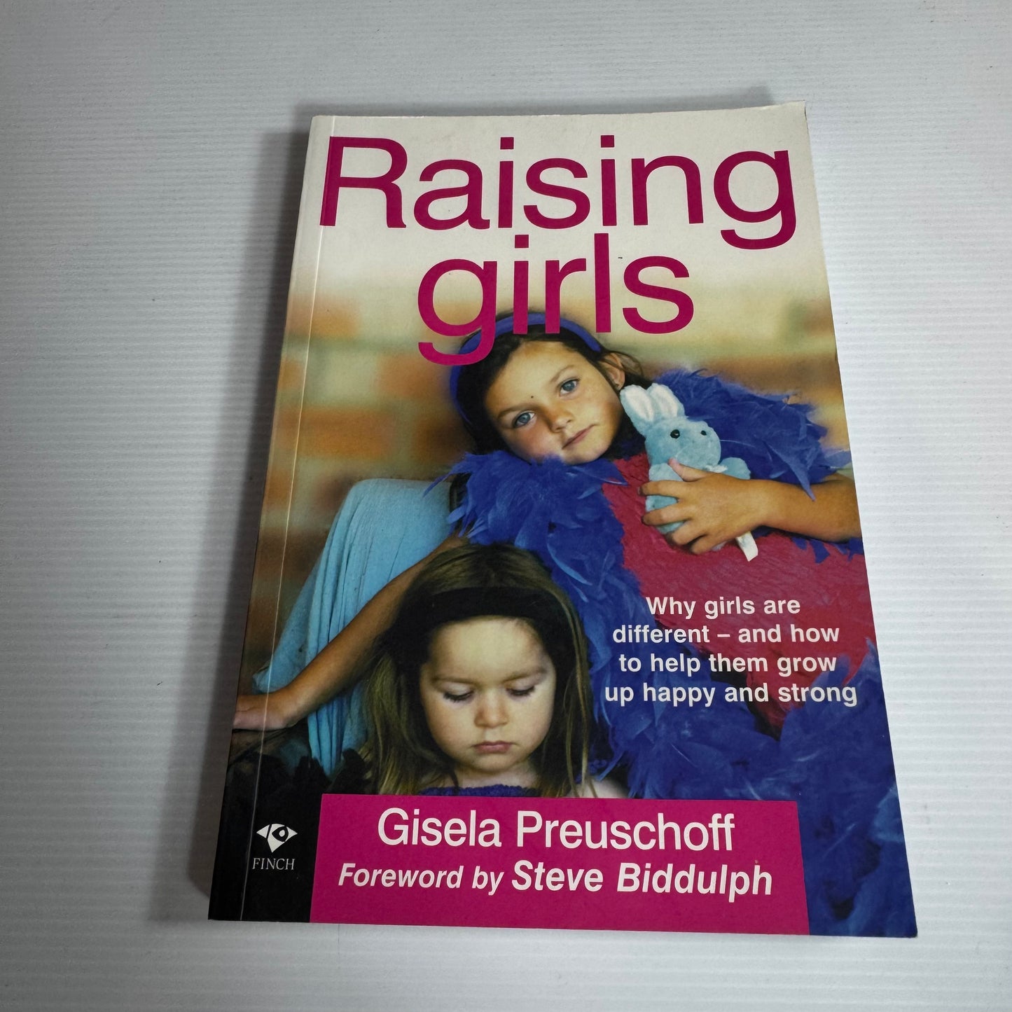 Raising Girls - Gisela Preuschoff