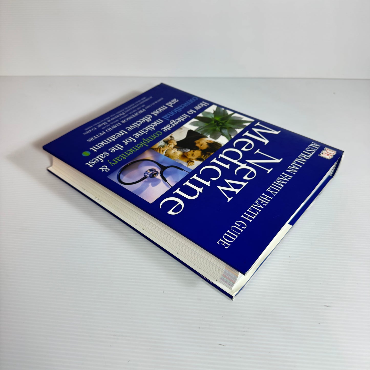 Australian Family Health Guide : New Medicine - Professor David Peters