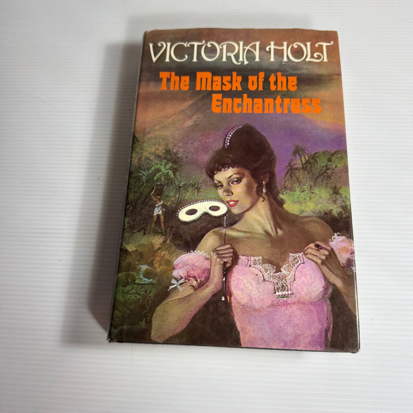 The Mask Of The Enchantress - Victoria Holt (1981)