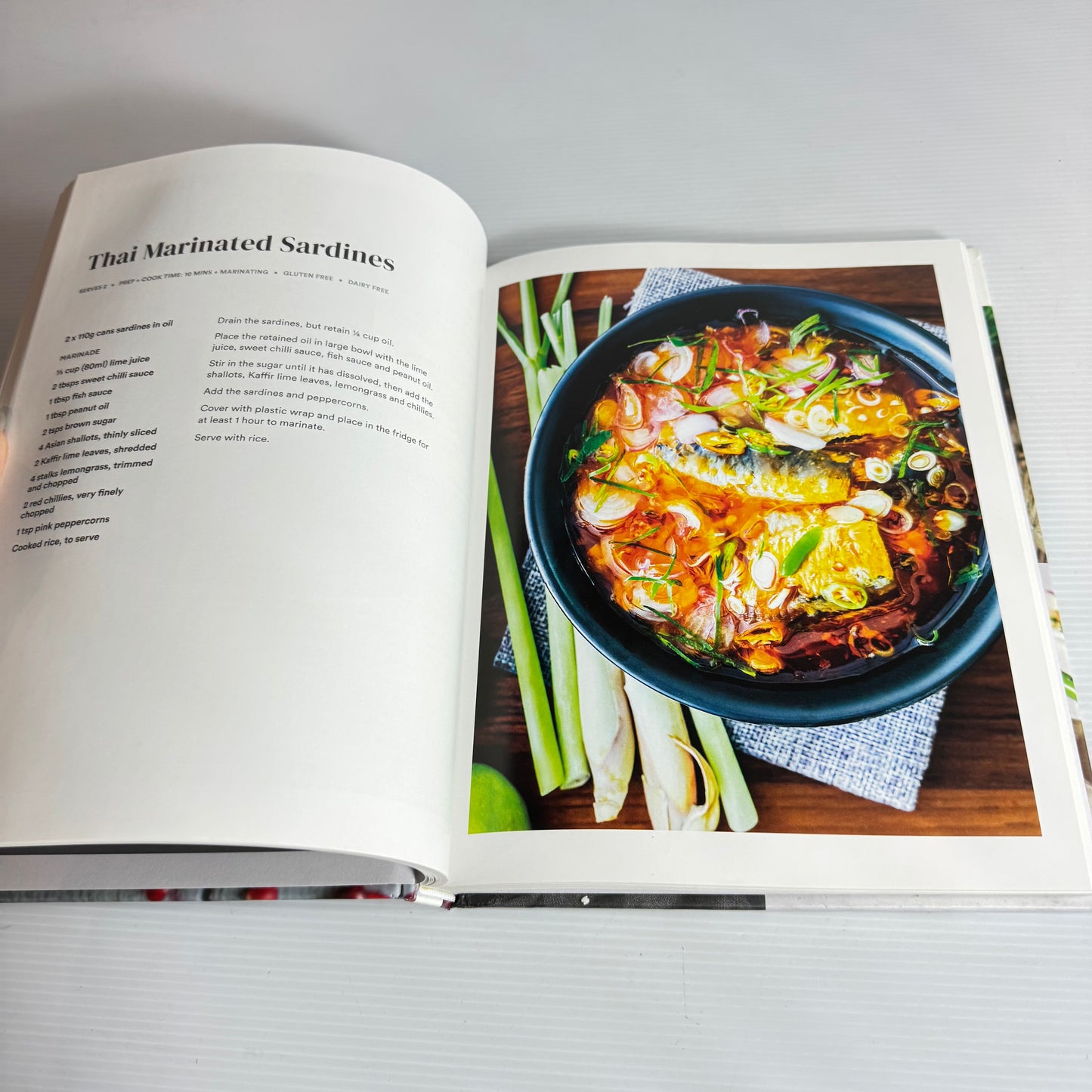 Bowls and Salads : Food For A Happy Healthy Life - 150 Recipes