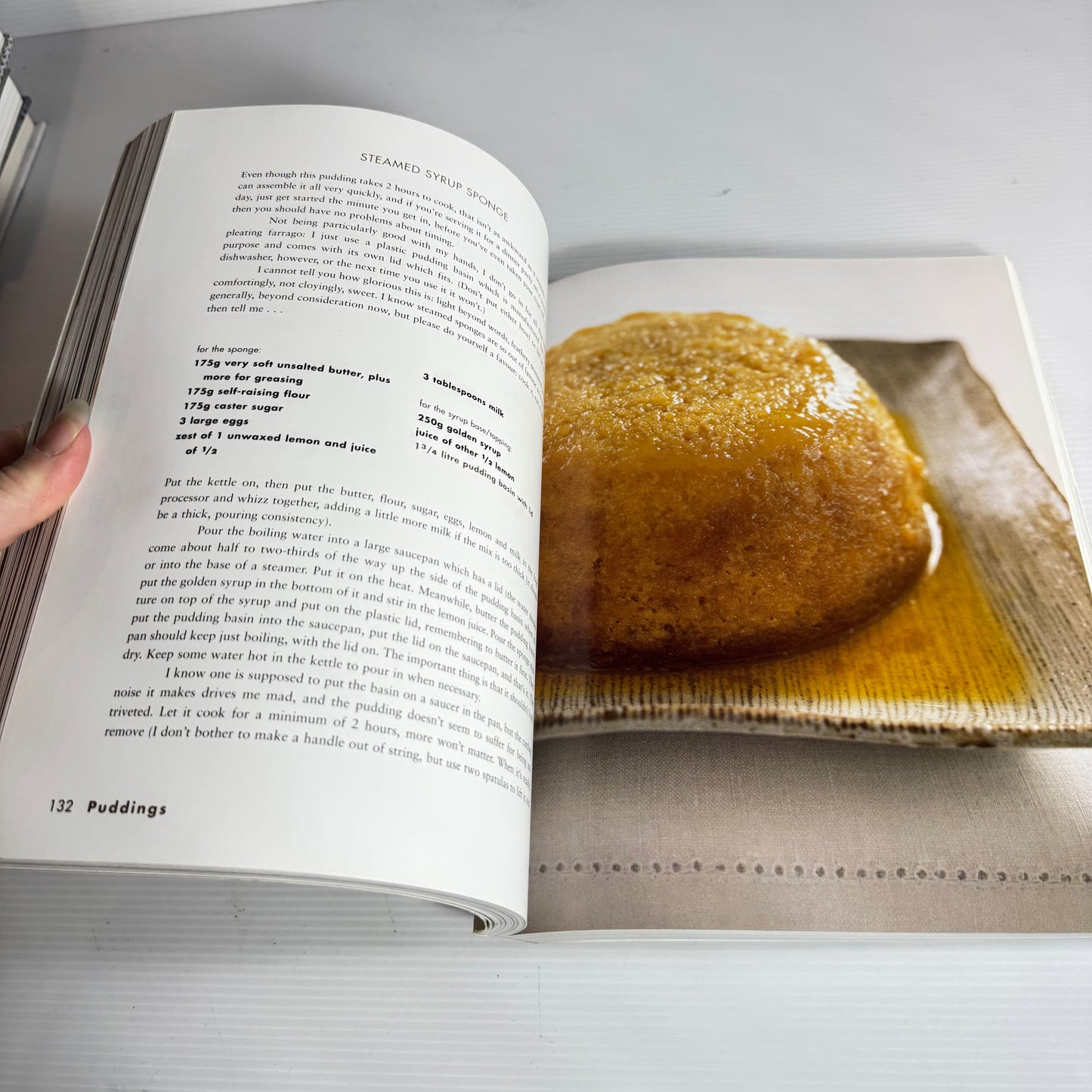 How To Be A Domestic Goddess : Baking And The Art Of Comfort Cooking - Nigella Lawson