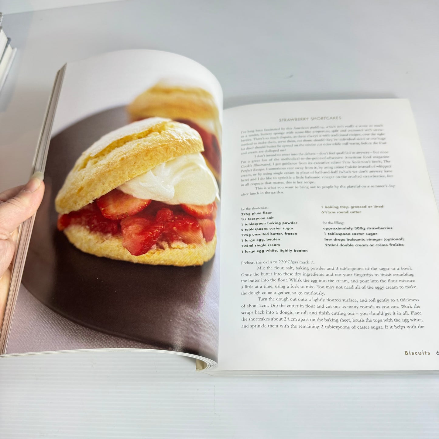 How To Be A Domestic Goddess : Baking And The Art Of Comfort Cooking - Nigella Lawson