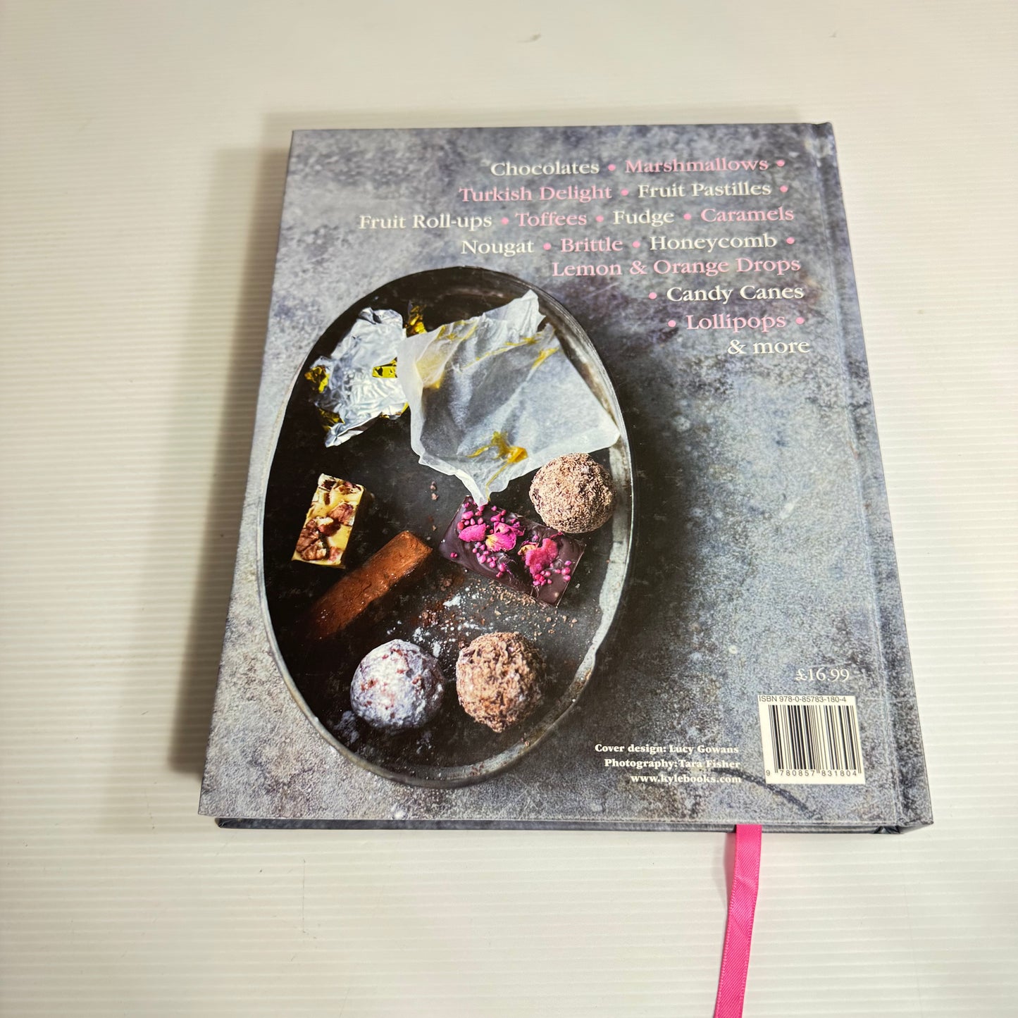 Sweet Things : Chocolates, Candies, Caramels & Marshmallows - to Make & Give - Annie Rigg