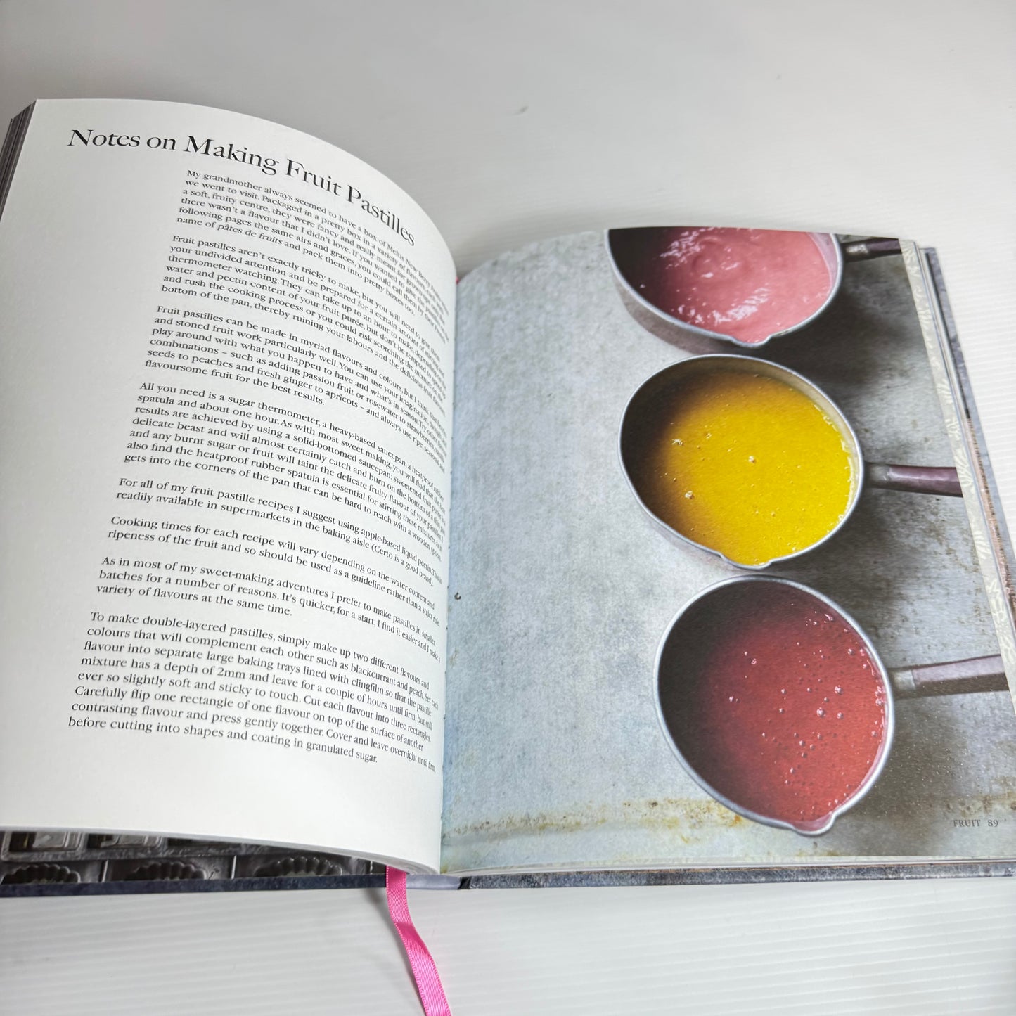 Sweet Things : Chocolates, Candies, Caramels & Marshmallows - to Make & Give - Annie Rigg