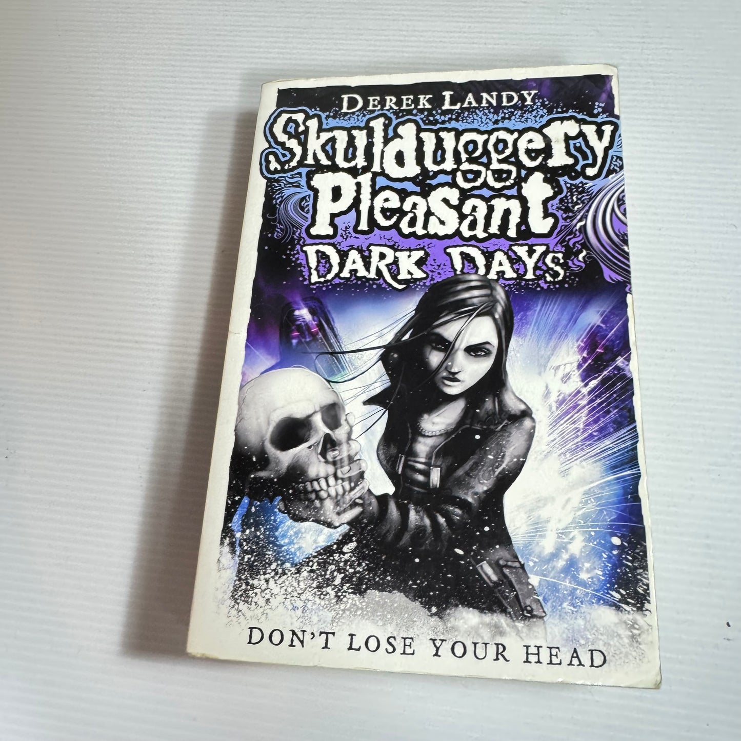 Skulduggery Pleasant : Dark Days - Derek Landy