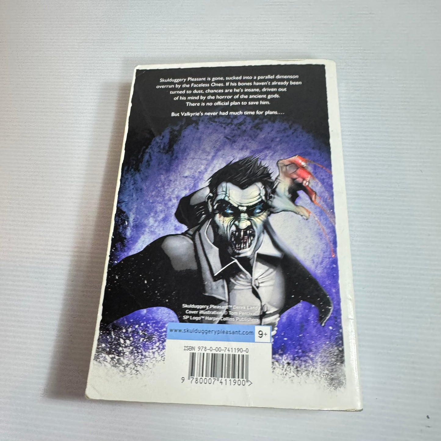Skulduggery Pleasant : Dark Days - Derek Landy