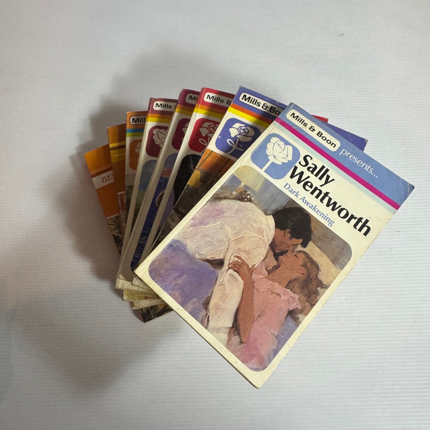 Mills & Boon Vintage Book Bundle x 8 Books (3287)