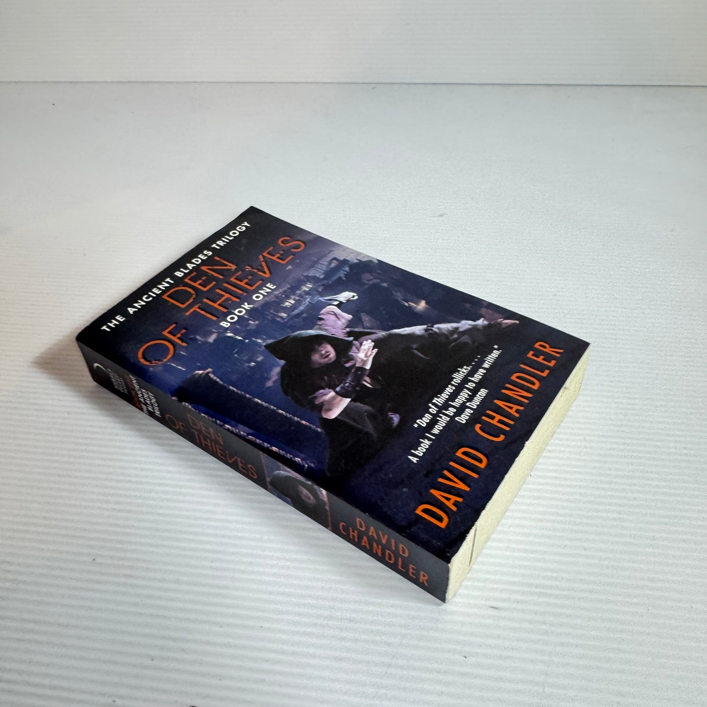 Den Of Thieves Book 1: The Ancient Blades Trilogy - David Chandler