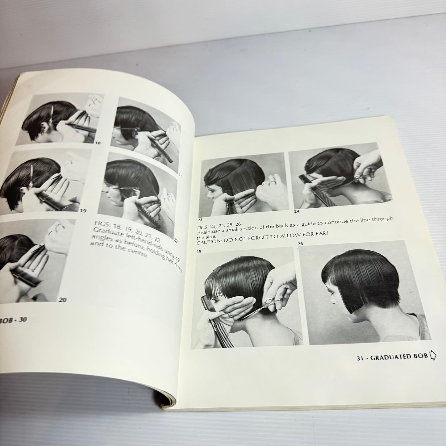 Cutting Hair The Vidal Sassoon Way (Vintage 1979)