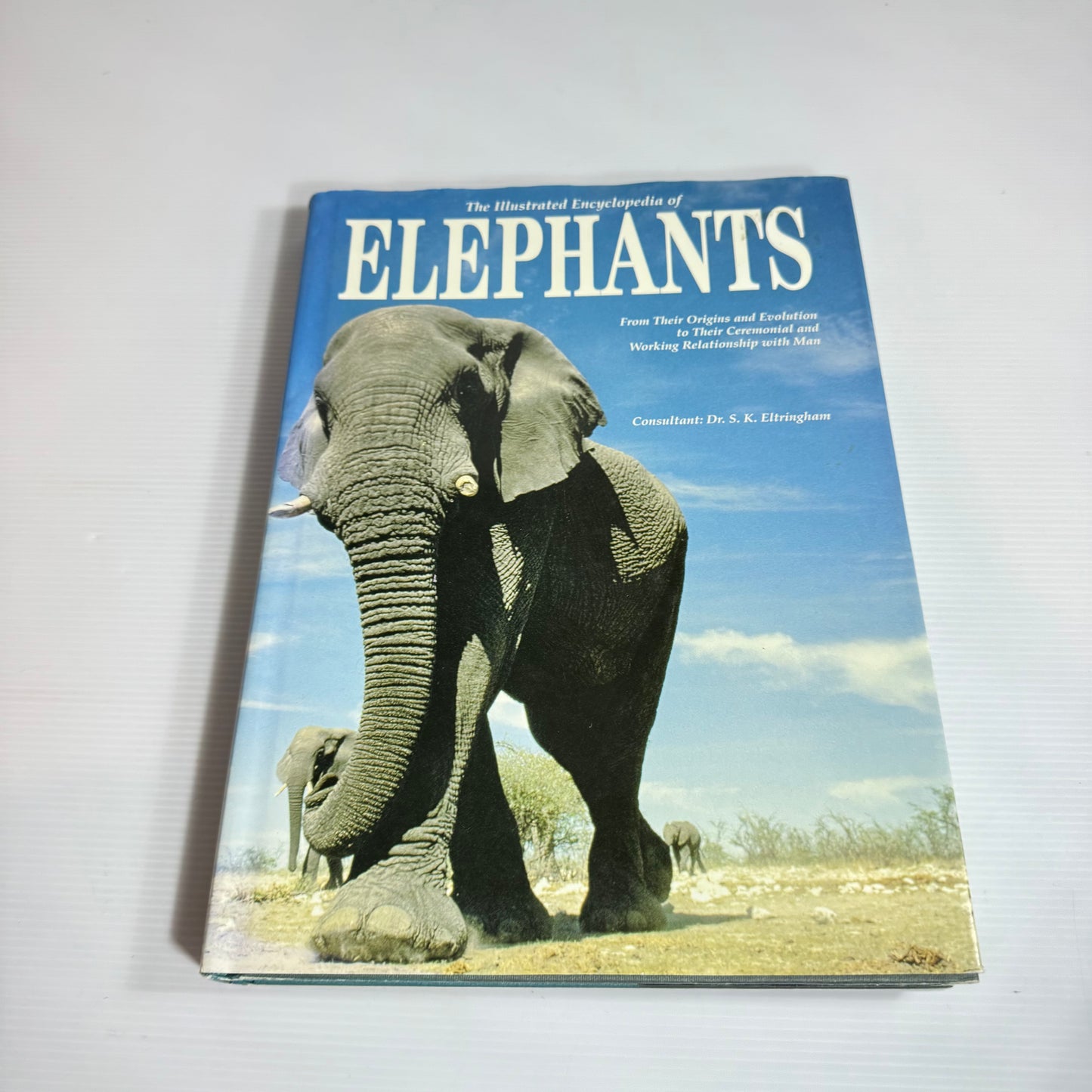 The Illustrated Encyclopedia Of Elephants (Vintage 1977)