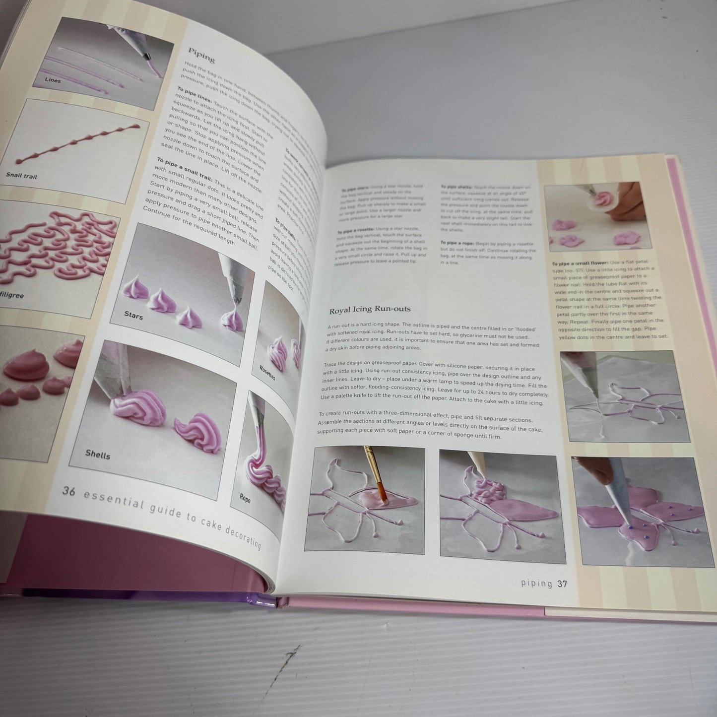 Essential Guide To Cake Decorating : Inspirational Ideas, Tips and Techniques, Step-by-Step Photography