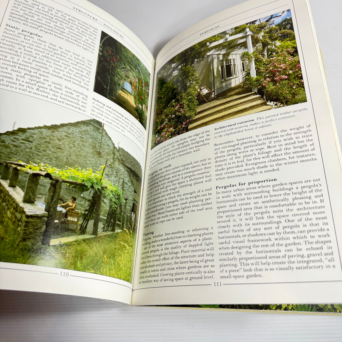 The New Small Garden Book - John Brooks