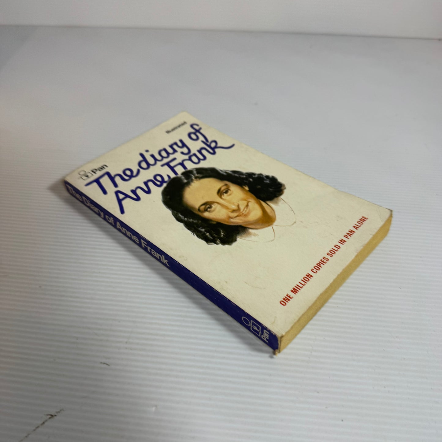 The Diary of Anne Frank - Illustrated (Vintage 1954)