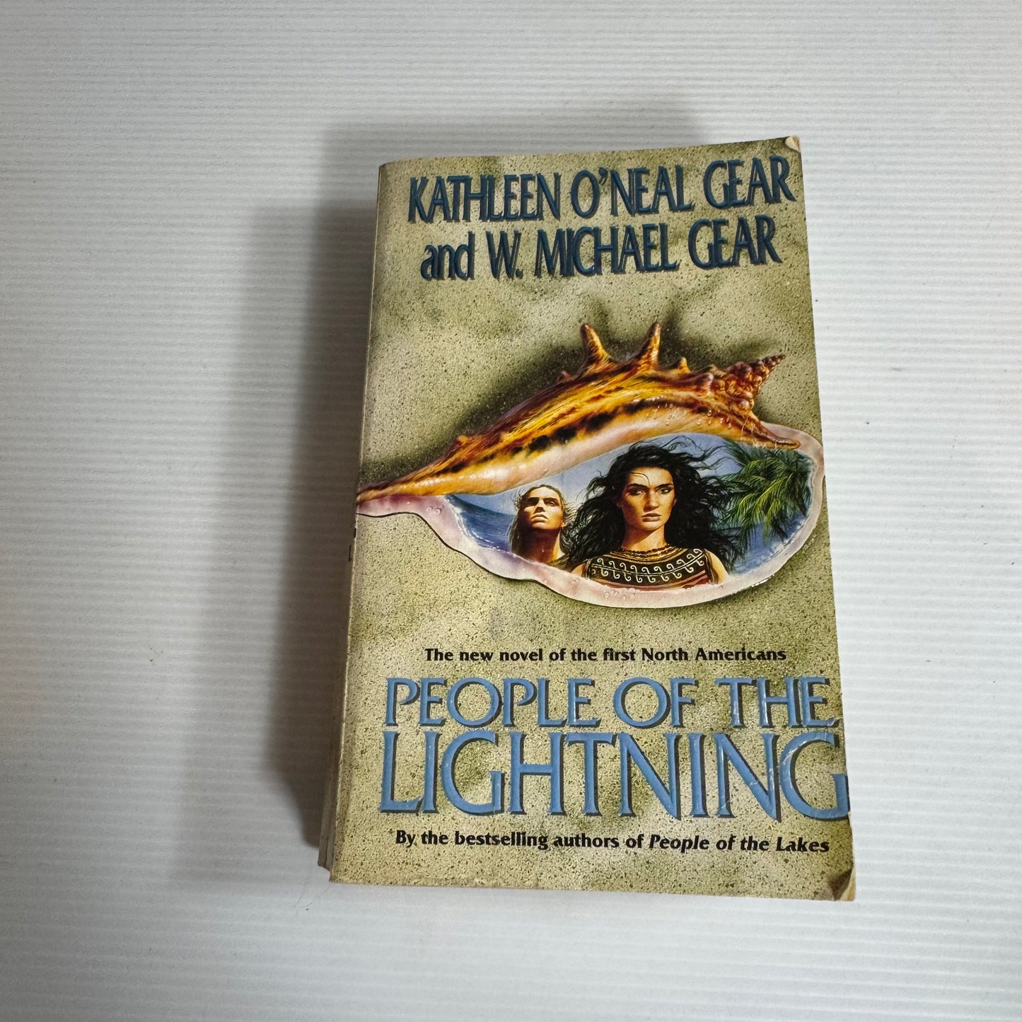 People of The Lightning - Kathleen O'Neal Gear and W. Michael Gear (Vintage 195)
