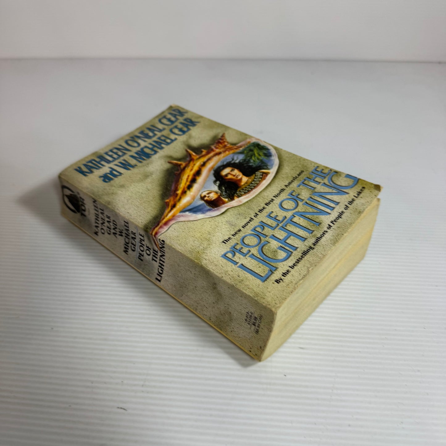 People of The Lightning - Kathleen O'Neal Gear and W. Michael Gear (Vintage 195)