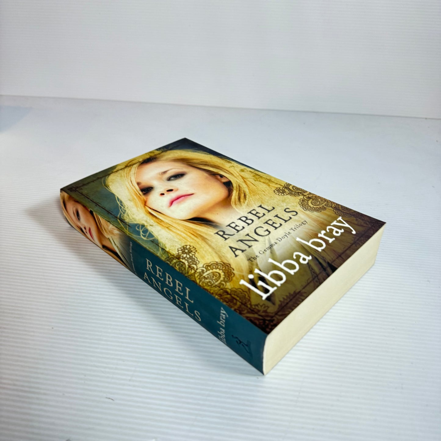 Rebel Angels : The Gemma Doyle Trilogy - Libba Bray (New)