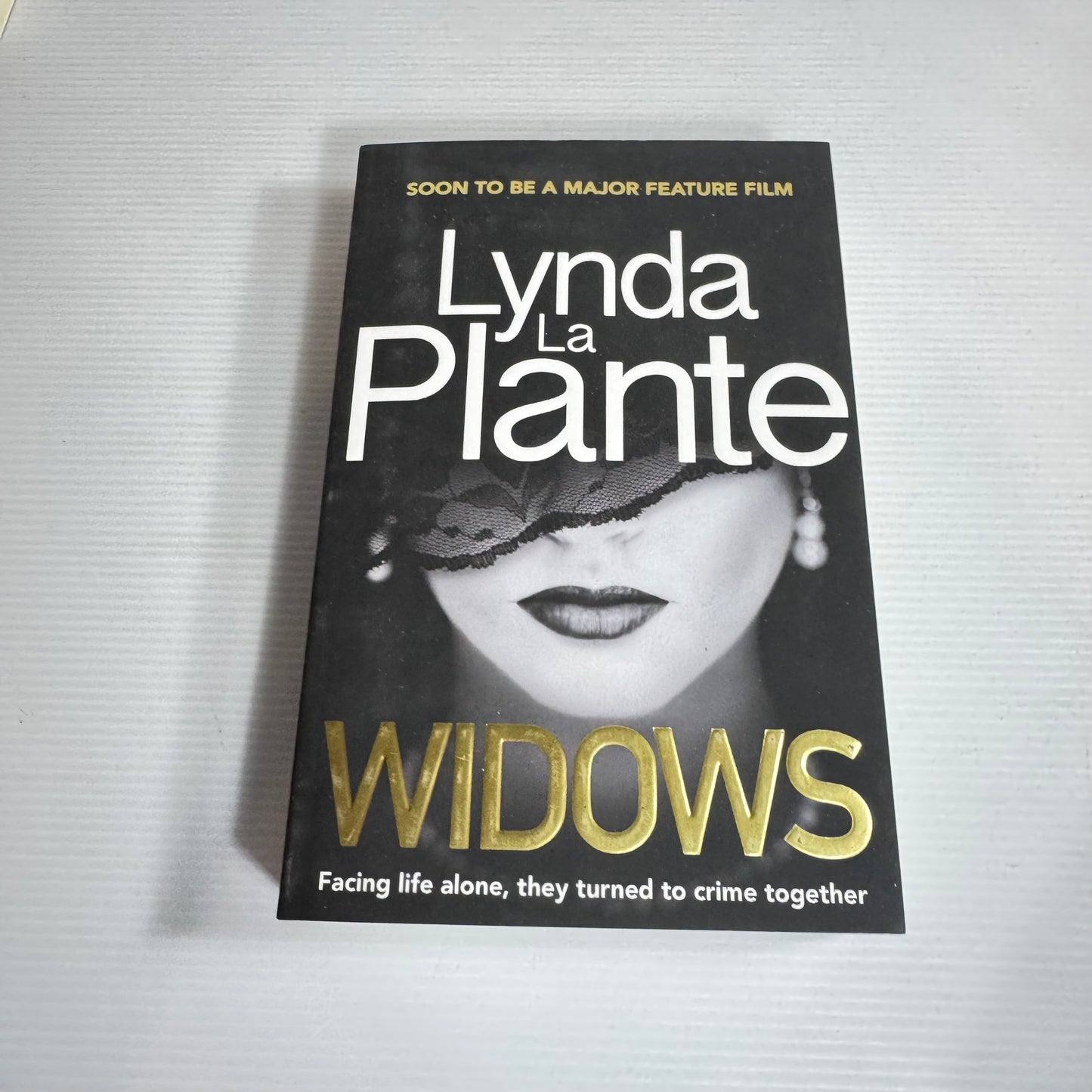 Widows - Lynda La Plante (New)