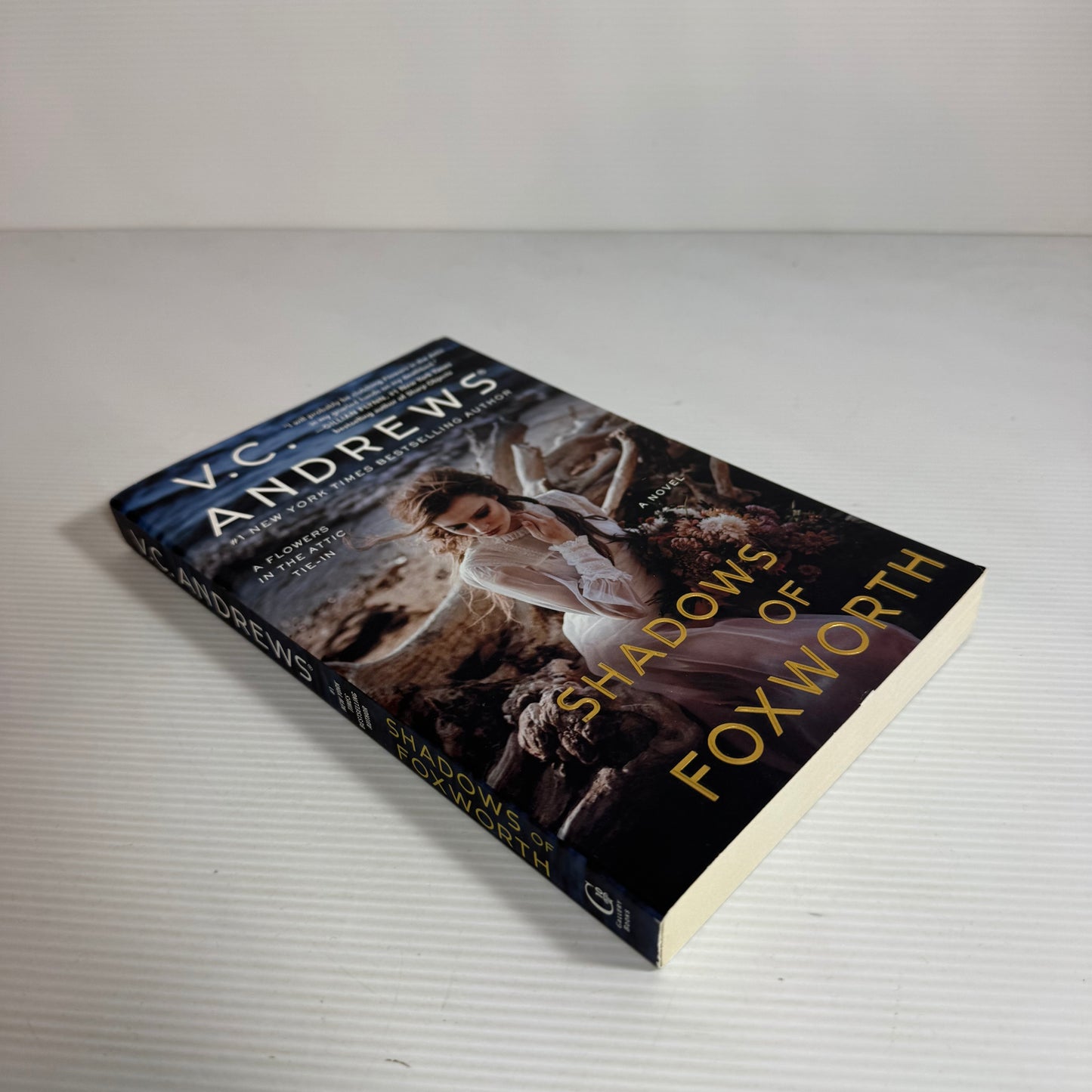Shadows of Foxworth - V.C. Andrews (New)