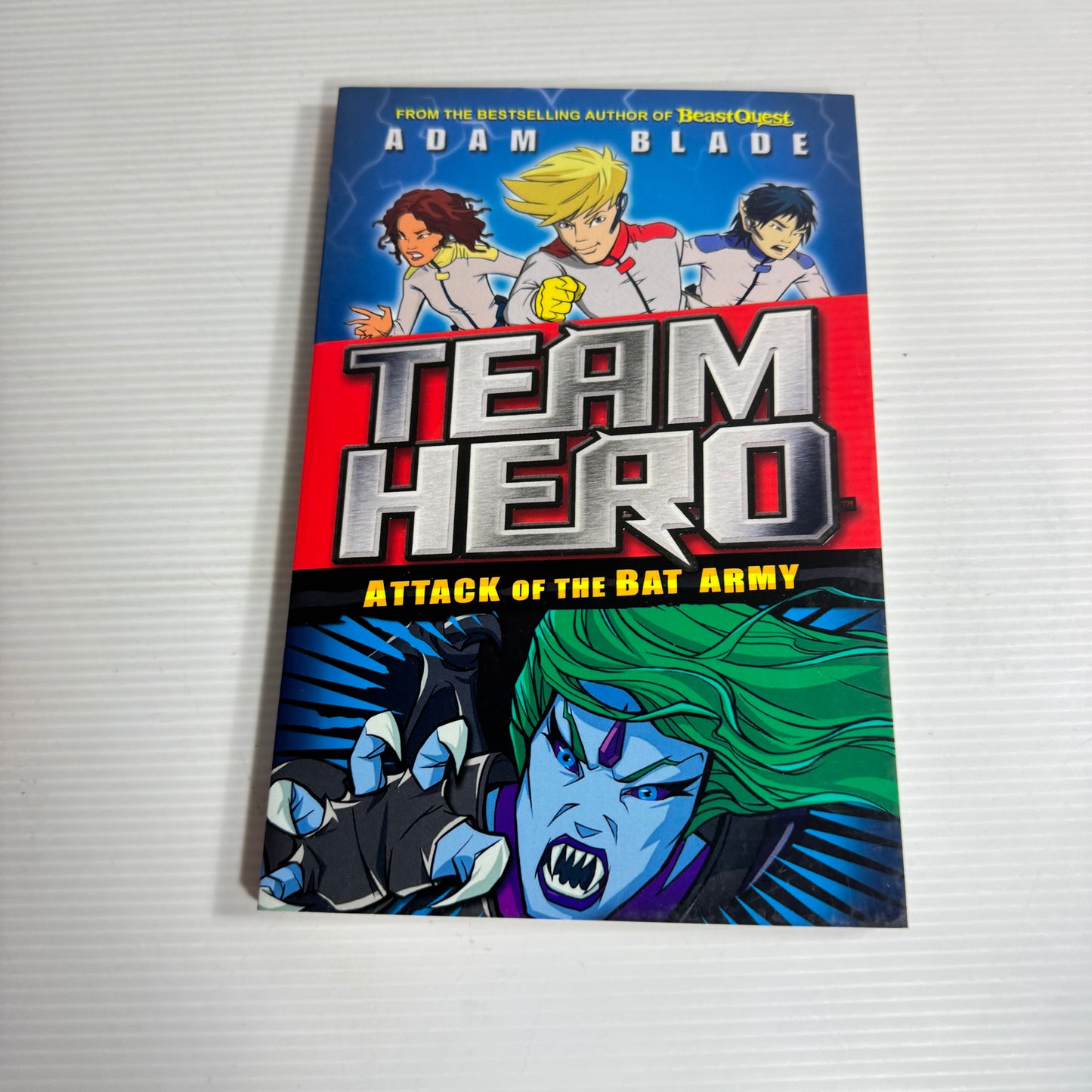 Team Hero : Attack of the Bat Army Book 2 - Adam Blade (New)