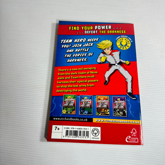 Team Hero : Attack of the Bat Army Book 2 - Adam Blade (New)