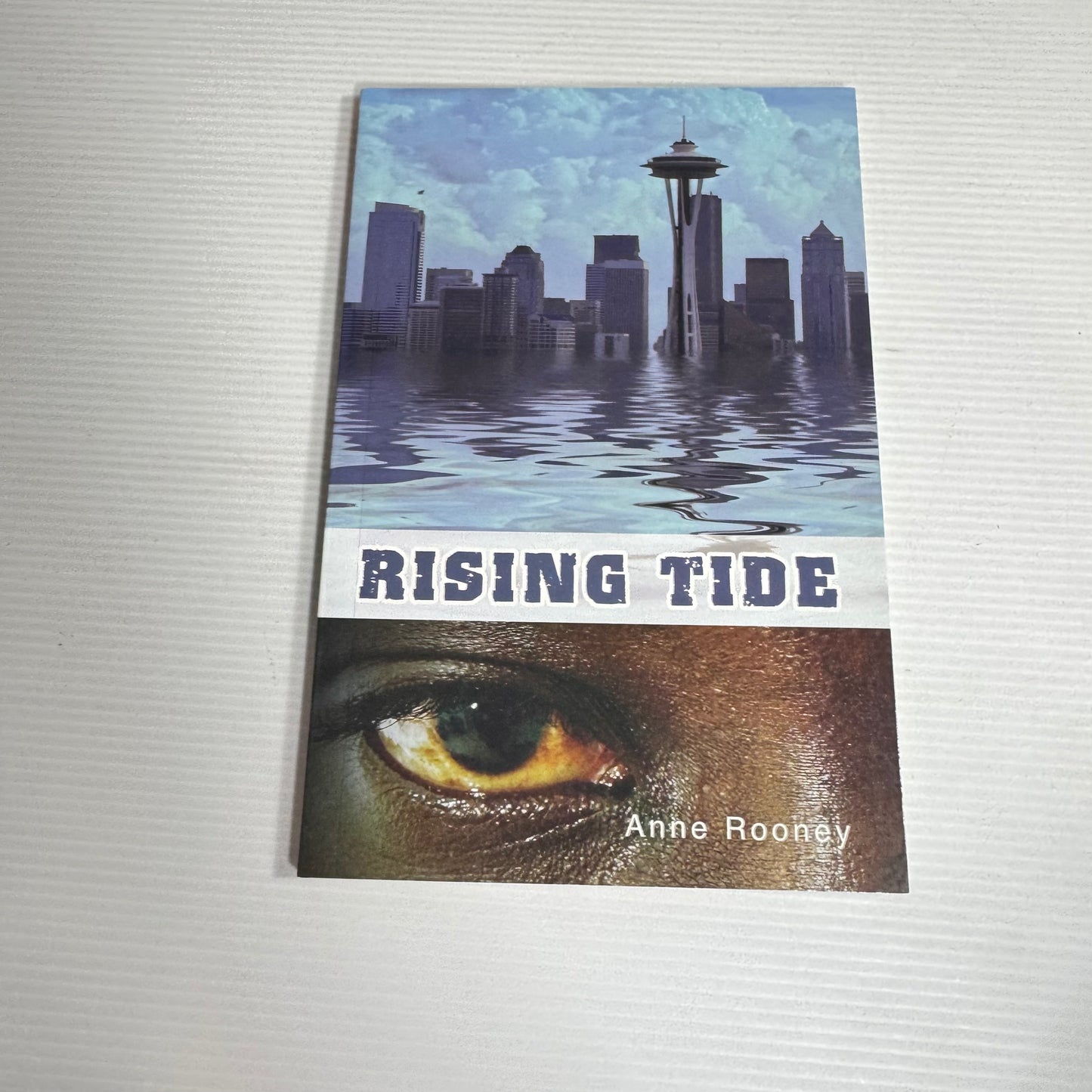 Rising Tide - Anne Rooney (New)