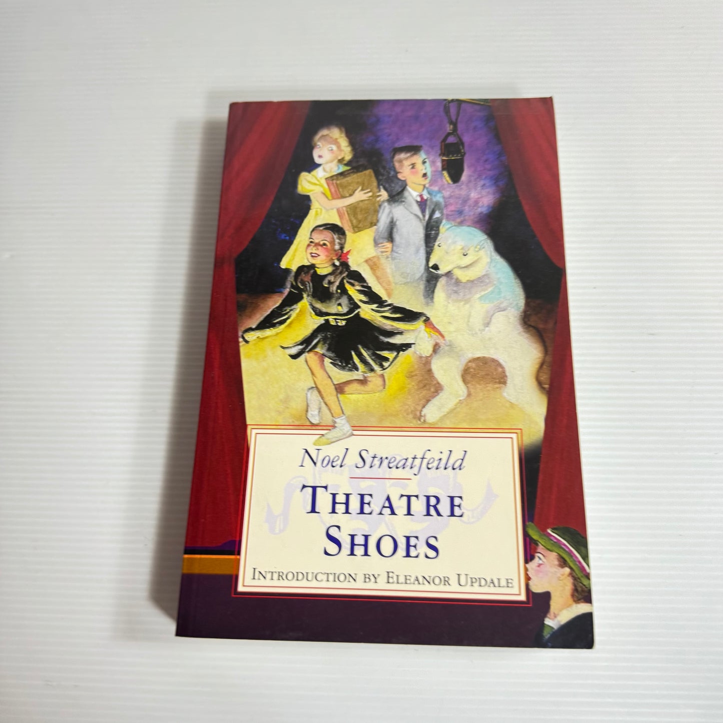 Theatre Shoes - Noel Streatfeild (New)