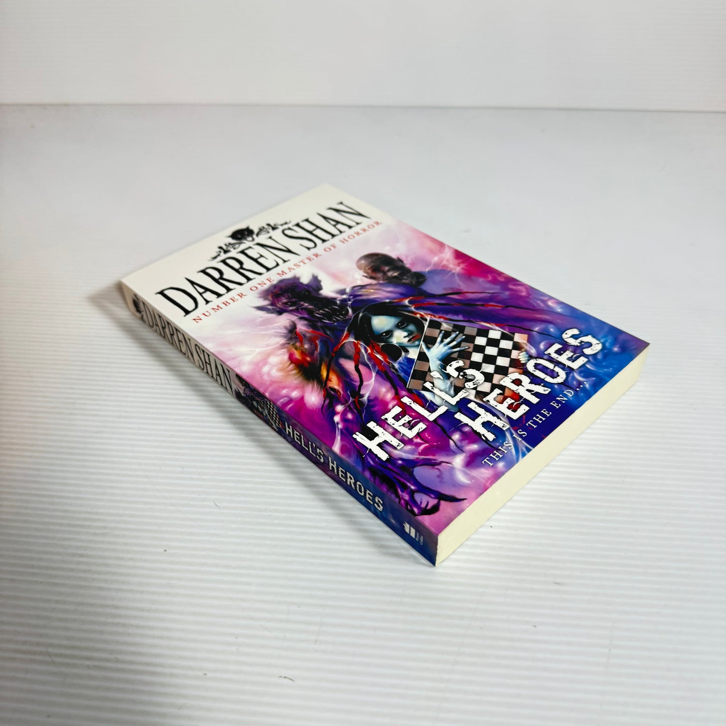 Hell's Heroes - Darren Shan (New)