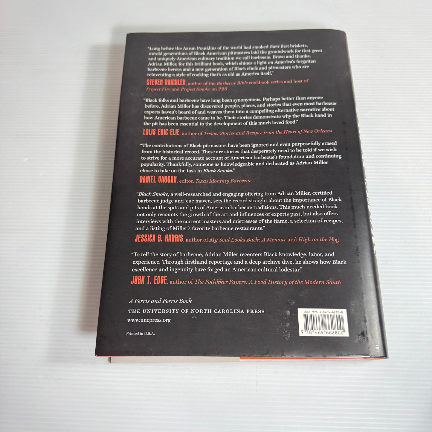 Black Smoke : With 22 Recipes Straight From the Pit - Adrian Miller (New)