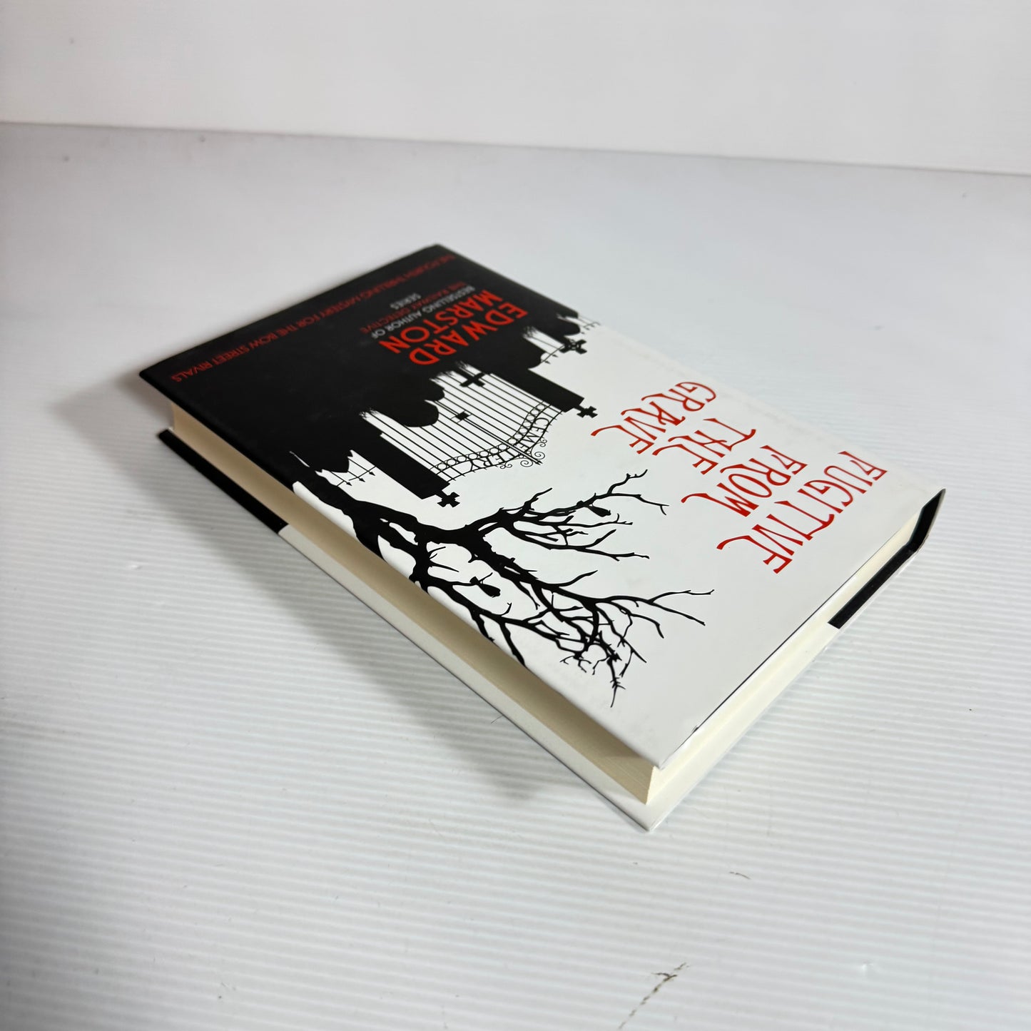 Fugitive From the Grave - Edward Marston (New)