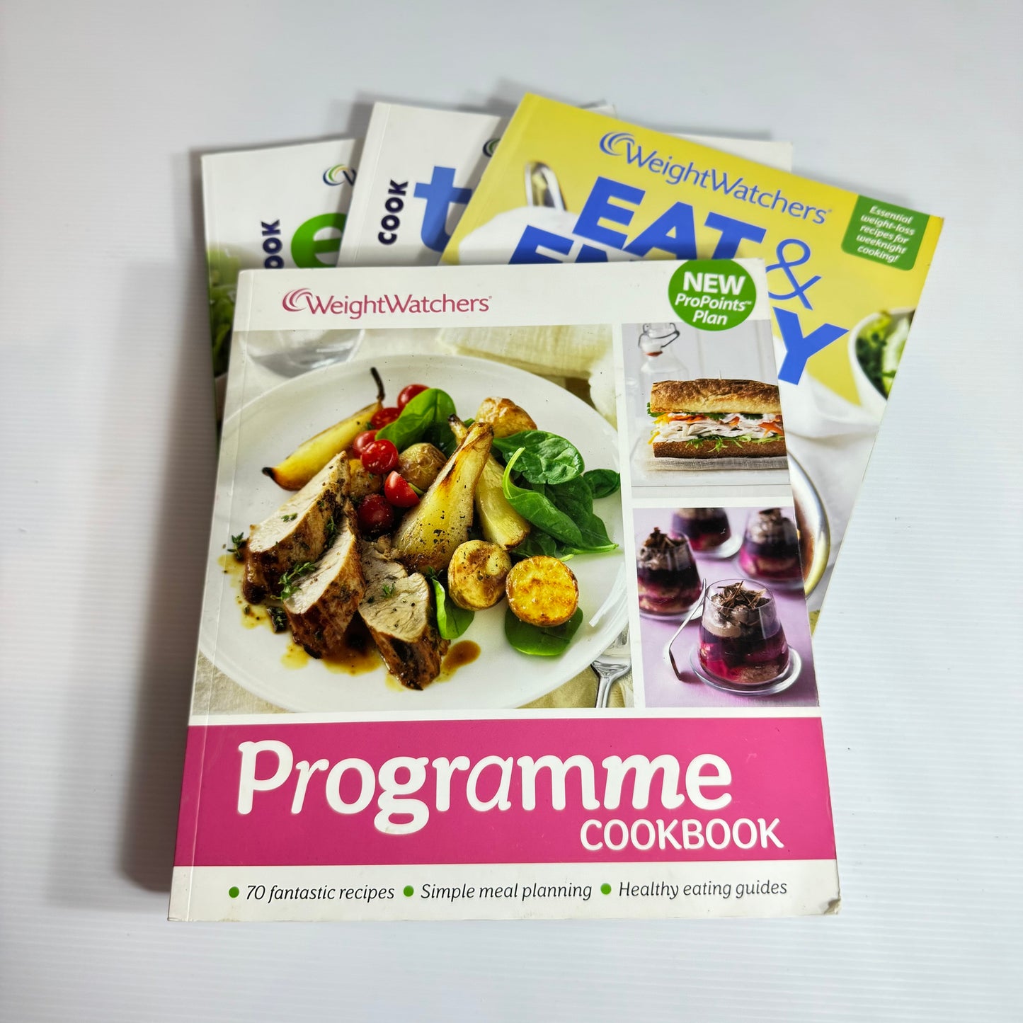 Weight Watchers Book Bundle x 4 : Programme Cookbook, Cook Easy, Cook Tasty, Eat & Enjoy (3105)