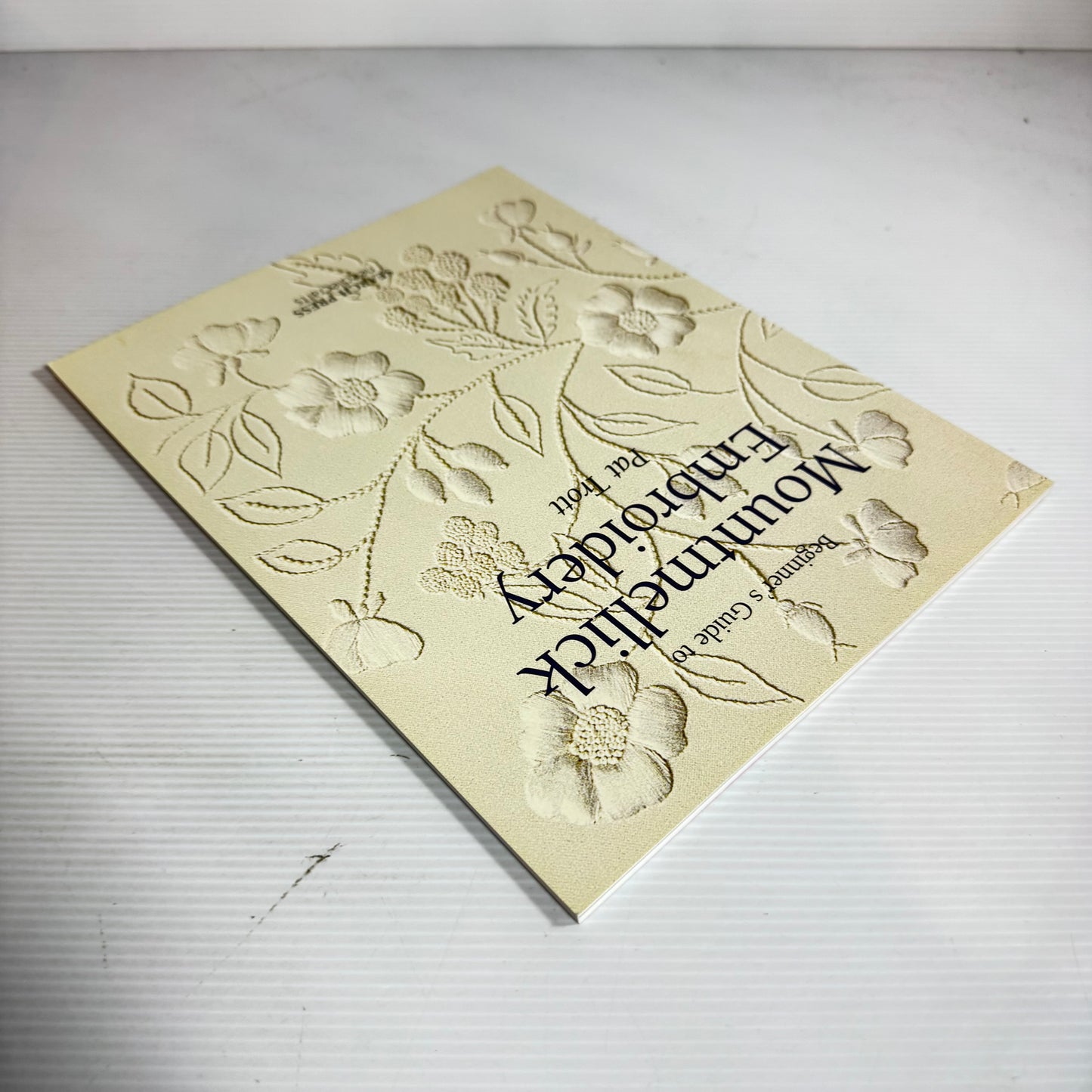 Beginner's Guide To Mountmellick Embroidery - Pat Trott (New)