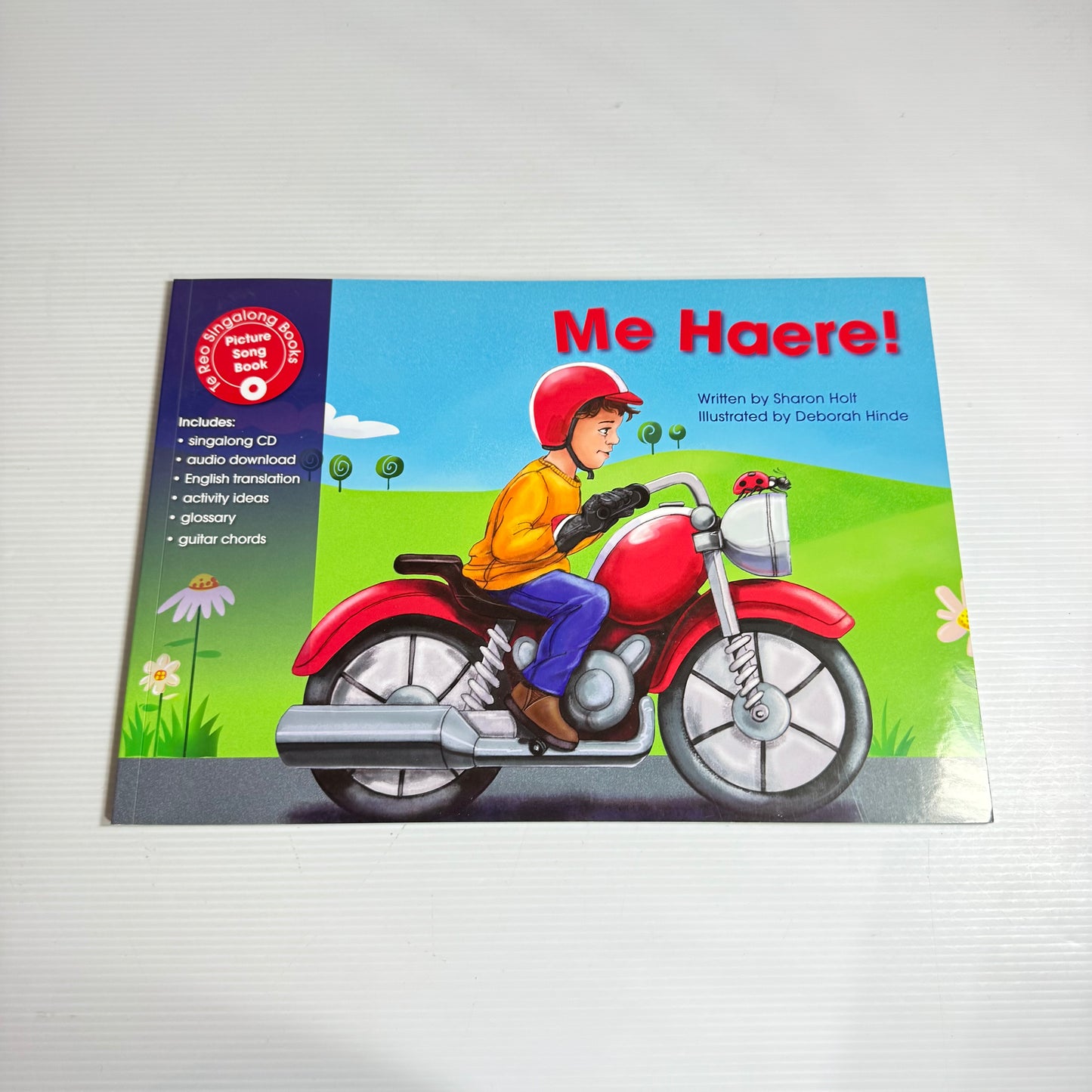 Me Haere! - Sharon Holt (Includes CD) (New)