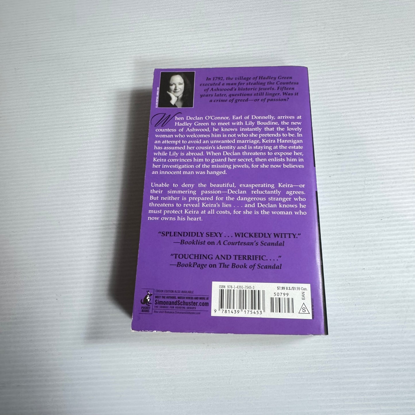 The Year Of Living Scandalously - Julia London (New)