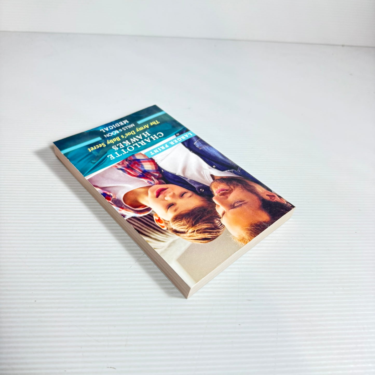 The Army Doc's Baby Secret - Charlotte Hawkes (Larger Print) Mills & Boon Medical (New)