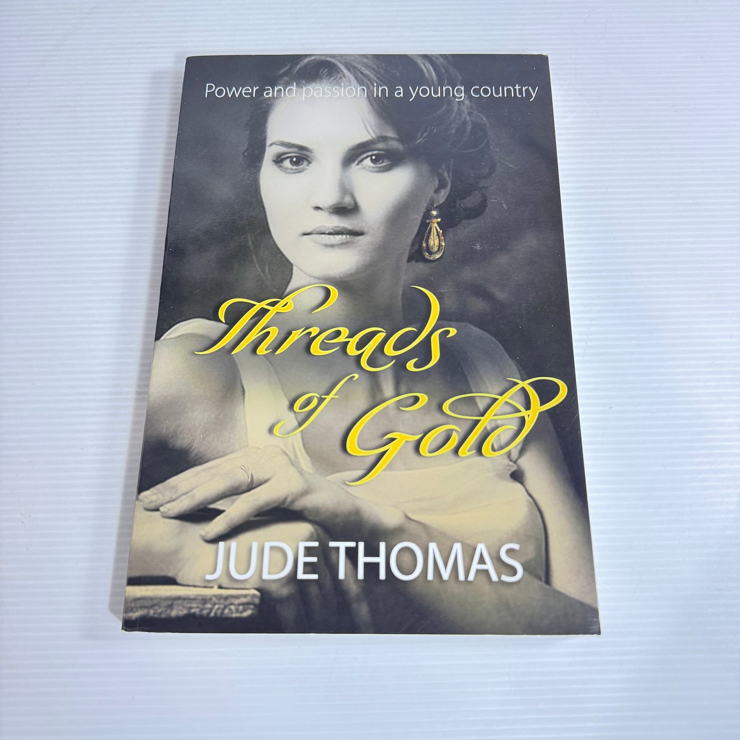 Threads of Gold - Jude Thomas (New)