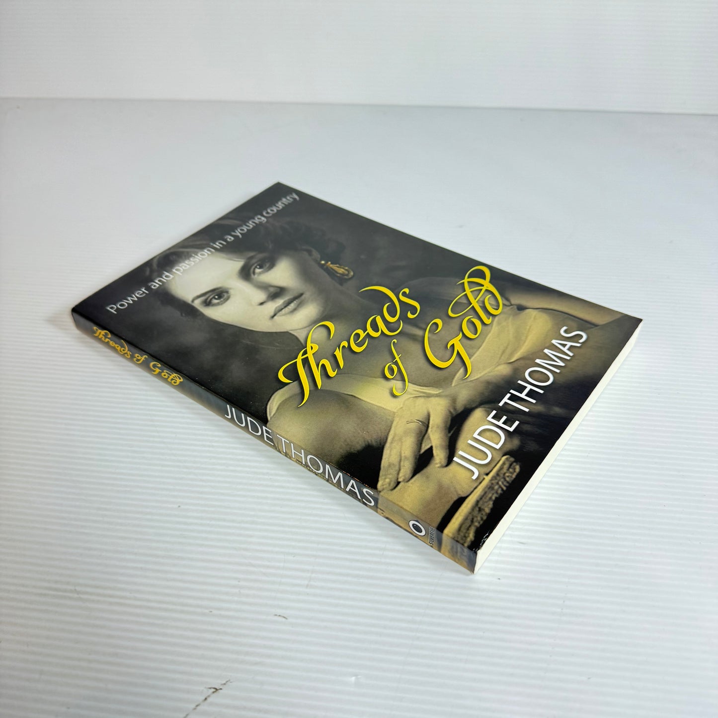 Threads of Gold - Jude Thomas (New)