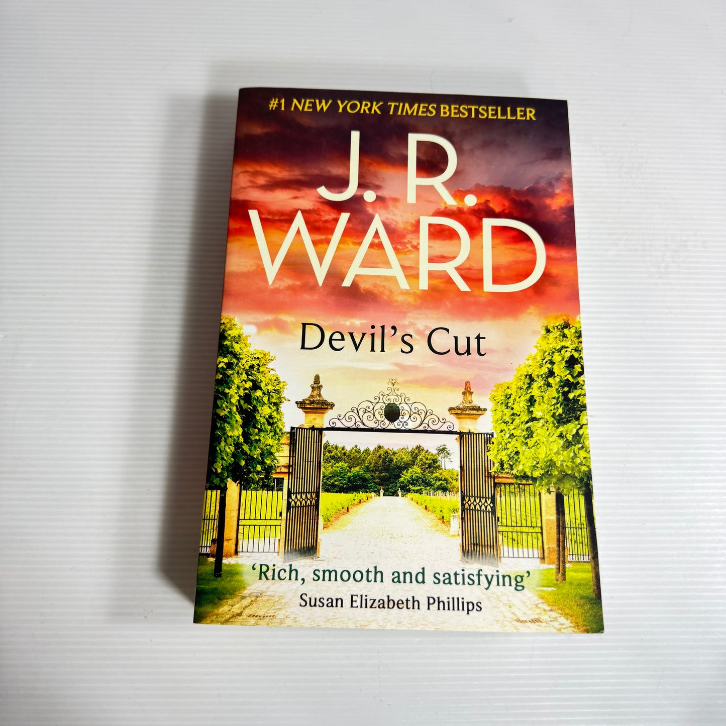Devil's Cut - J.R. Ward (New)